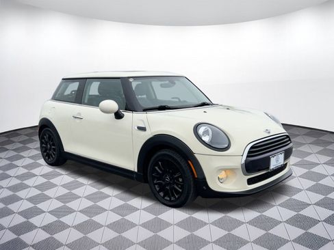 Used 2019 MINI Cooper 2-Door Hardtop image 7