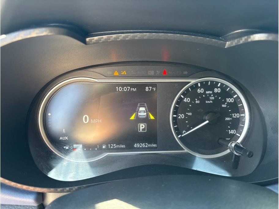 Used 2024 Nissan Versa SV FWD image 11