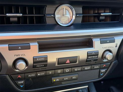 Used 2014 Lexus ES 350 w/ Luxury Package image 24