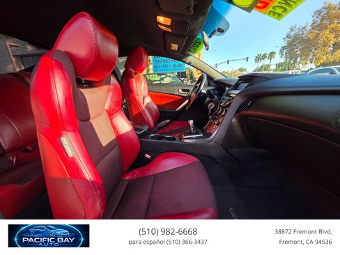 Used 2013 Hyundai Genesis 3.8 RWD image 20