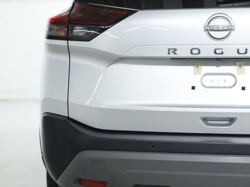 Used 2023 Nissan Rogue SV image 43