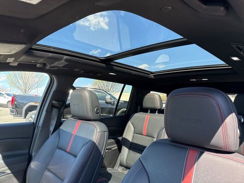 Certified 2025 Chevrolet Traverse RS image 14