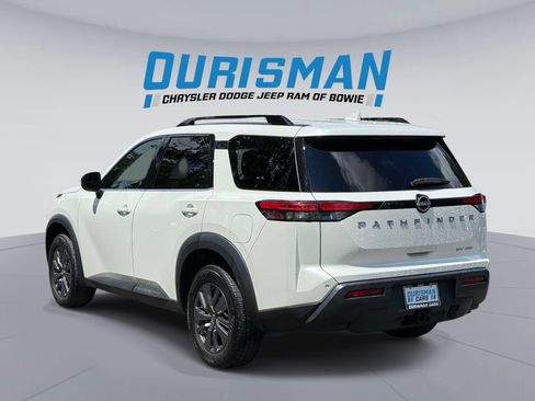 Used 2023 Nissan Pathfinder SV w/ SV Premium Package AWD/4WD image 4