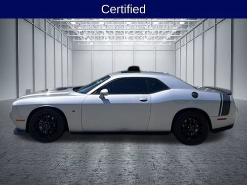 Used 2017 Dodge Challenger R/T Scat Pack RWD image 3