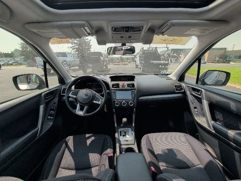 Used 2018 Subaru Forester 2.5i Premium AWD/4WD image 21