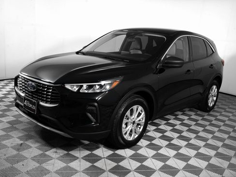 Used 2023 Ford Escape Active image 8
