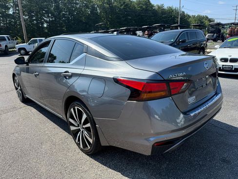 Used 2021 Nissan Altima 2.5 SR w/ SR Premium Package AWD/4WD image 8
