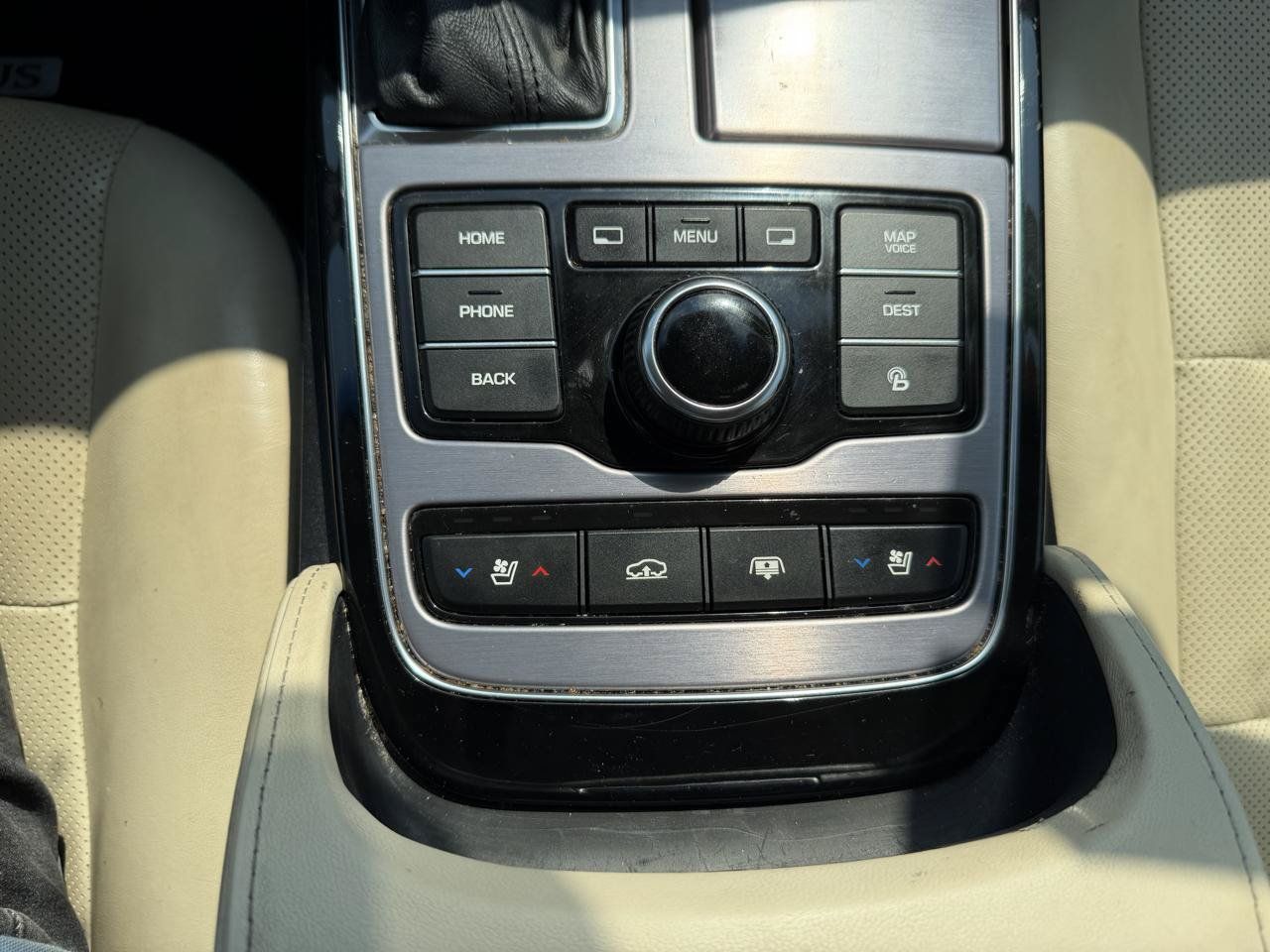 Used 2016 Hyundai Equus Signature RWD image 18