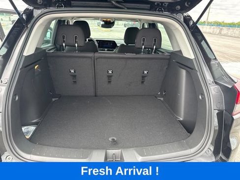 Used 2026 Chevrolet TrailBlazer LS FWD image 4