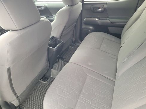 Used 2019 Toyota Tacoma TRD Off-Road image 10