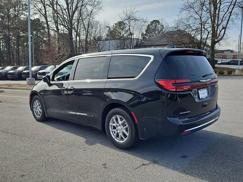 New 2026 Chrysler Pacifica Select image 6