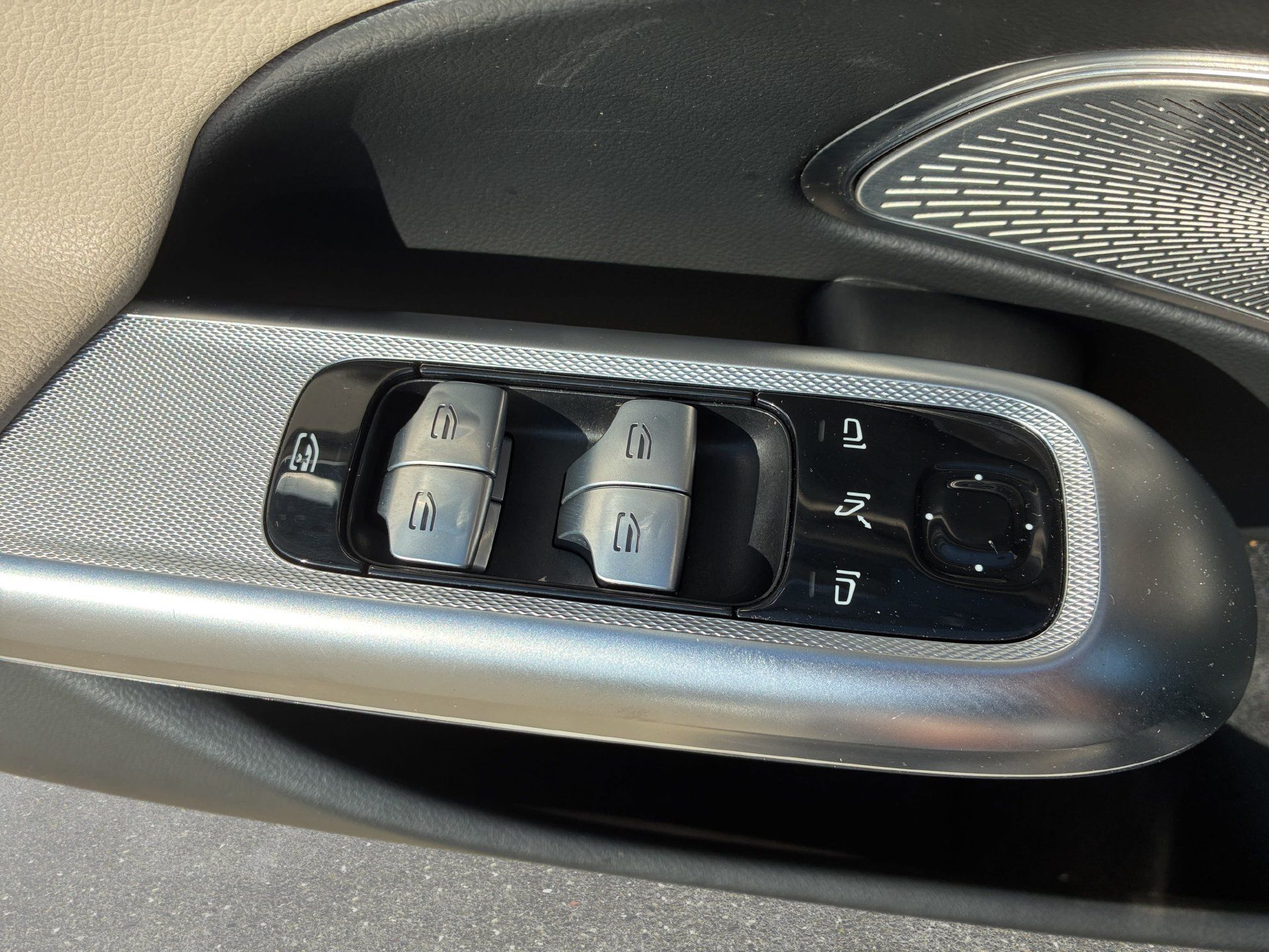 Used 2024 Mercedes-Benz E 350 4MATIC Sedan image 27