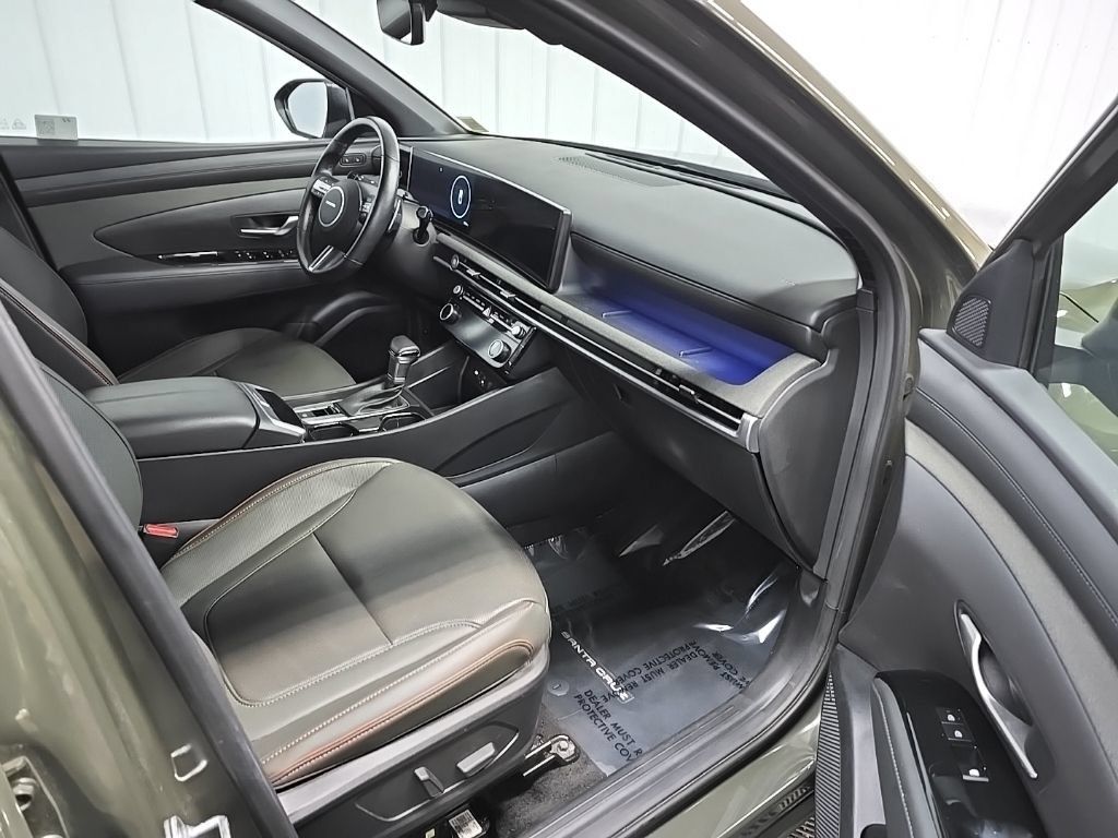 Used 2025 Hyundai Santa Cruz Limited AWD/4WD image 17
