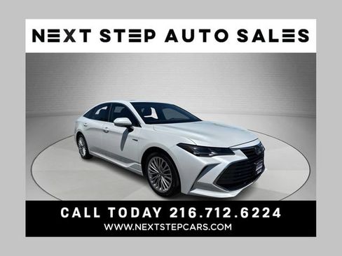 Used 2020 Toyota Avalon Limited w/ Advanced Safety Package FWD image 1