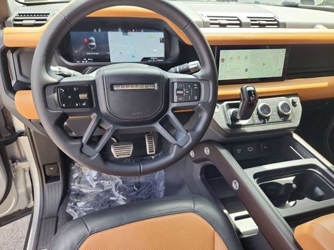 Used 2021 Land Rover Defender 90 X AWD/4WD image 4