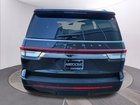 Used 2022 Lincoln Navigator Reserve image 6
