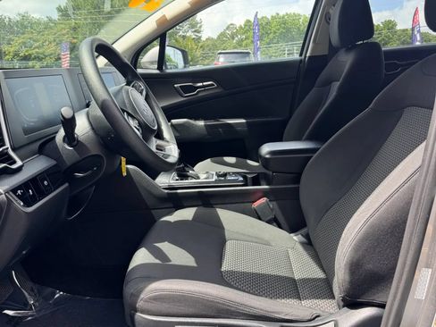 Used 2023 Kia Sportage LX FWD image 32