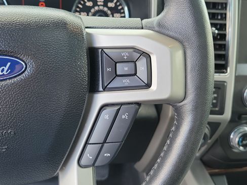 Used 2018 Ford F150 Lariat w/ Equipment Group 502A Luxury AWD/4WD image 23