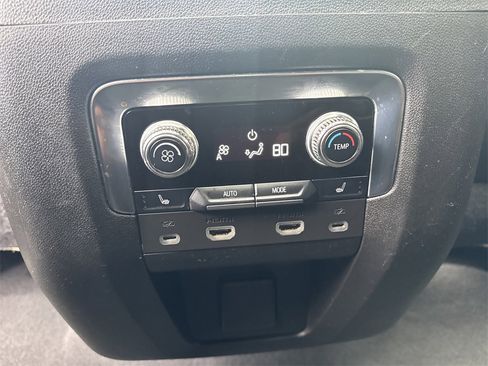 Used 2022 GMC Yukon SLT w/ SLT Premium Package image 24