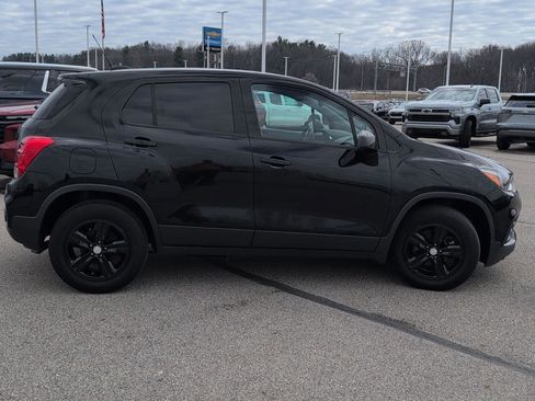 Used 2019 Chevrolet Trax LS w/ Tint and Cruise Package image 9