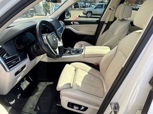 Used 2022 BMW X7 xDrive40i w/ Executive Package image 4