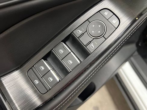 Used 2025 Nissan Rogue SL w/ SL Premium Package FWD image 13