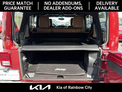 Used 2013 Jeep Wrangler Unlimited Rubicon w/ Connectivity Group image 26