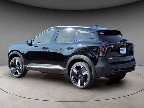 New 2025 Nissan Kicks SR w/ SR Premium Package AWD/4WD image 3