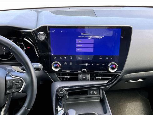 Used 2025 Lexus NX 250 FWD w/ Cold Area Package image 7
