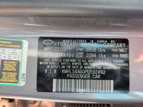 Used 2023 Hyundai Elantra SEL w/ Convenience Package image 35