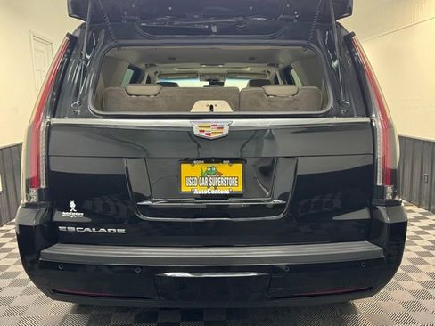 Used 2020 Cadillac Escalade Luxury image 41