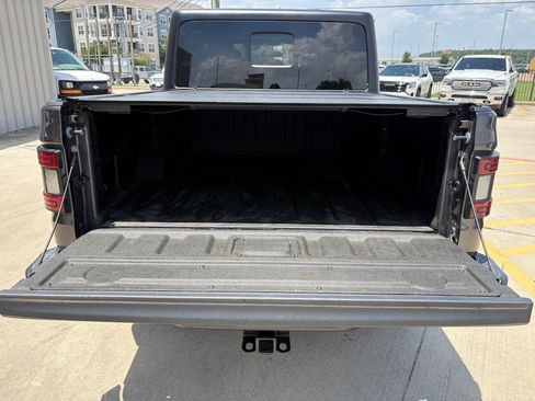 Used 2023 Jeep Gladiator Sport AWD/4WD image 24