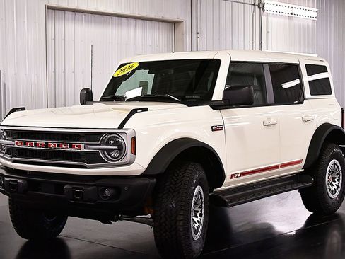 New 2026 Ford Bronco Outer Banks w/ Sasquatch Package AWD/4WD image 3