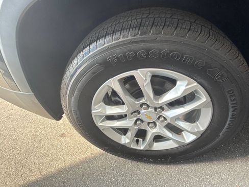 Used 2021 Chevrolet Traverse LT AWD/4WD image 11