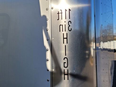 New 2024 Chevrolet Low Cab Forward image 23