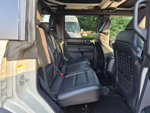 Used 2025 Ford Bronco Badlands AWD/4WD image 32