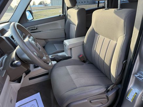 Used 2011 Jeep Liberty Sport image 12