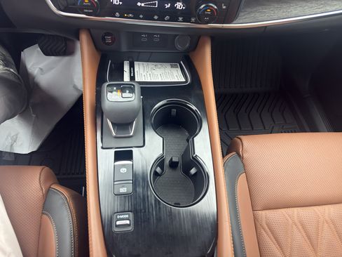 Used 2025 Nissan Rogue Platinum FWD image 19