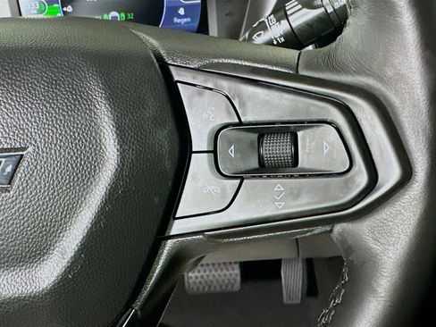 Used 2023 Chevrolet Bolt LT w/ Infotainment Package image 17