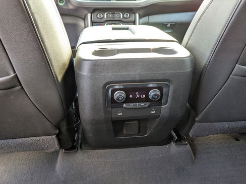 Used 2022 Chevrolet Tahoe Z71 image 14