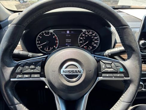 Used 2019 Nissan Altima 2.0 Platinum FWD image 19