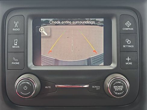 Used 2024 RAM 2500 Tradesman w/ Chrome Appearance Group image 15