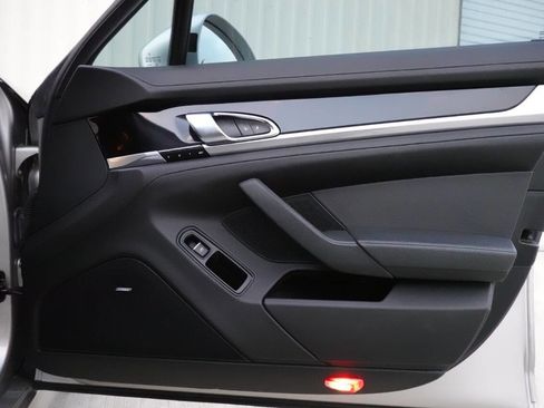 Used 2013 Porsche Panamera 4S image 27