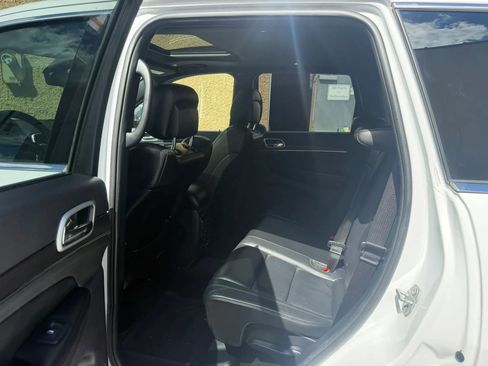 Used 2018 Jeep Grand Cherokee Limited AWD/4WD image 27