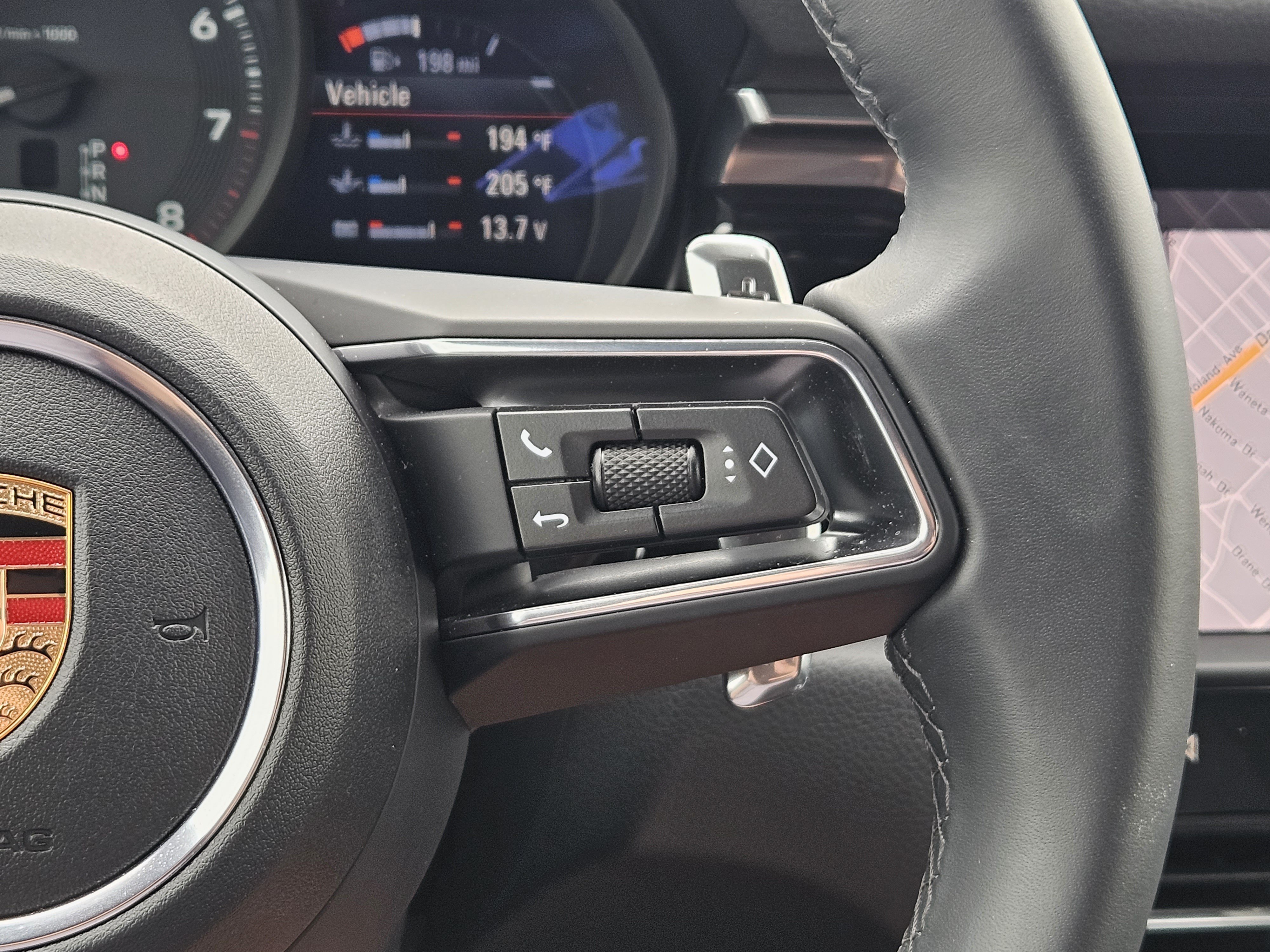 Certified 2026 Porsche Macan AWD/4WD image 27