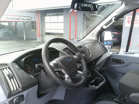 Used 2019 Ford Transit 250 130 Low Roof w/ Exterior Upgrade Package RWD image 12