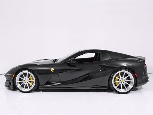 Used 2022 Ferrari 812 GTS RWD image 5