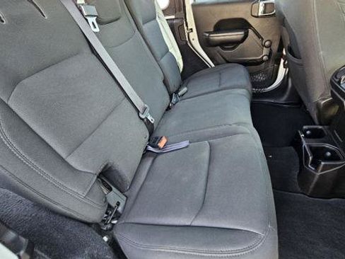 Used 2018 Jeep Wrangler Unlimited Sport AWD/4WD image 40