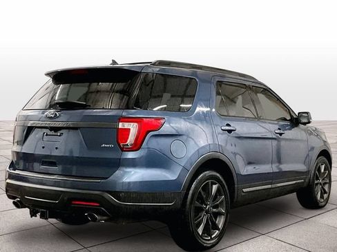Used 2018 Ford Explorer XLT w/ Equipment Group 202A AWD/4WD image 12
