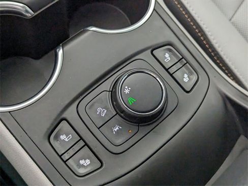 Used 2018 GMC Terrain SLT w/ Preferred Package image 25